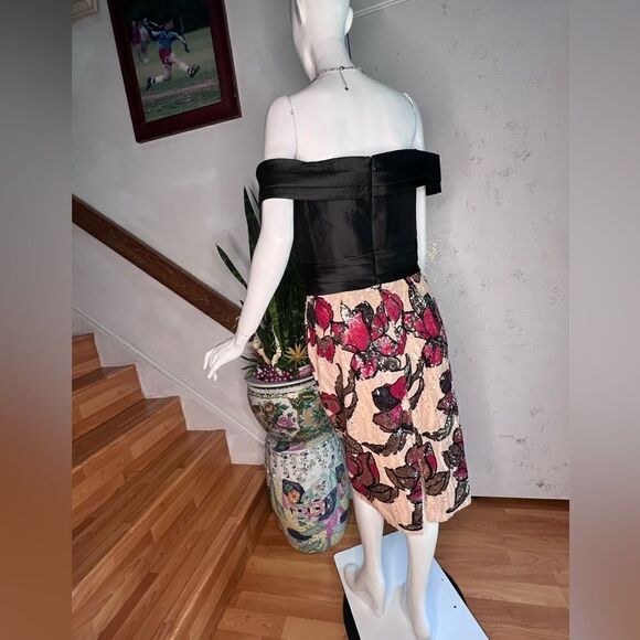 New marchesa notte
ARTWORK SEQUIN COCTAIL DRESS - Picture 4 of 4